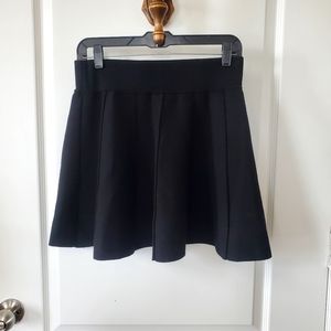 CLUB MONACO black knit swing SKATER mini skirt Medium elastic waist